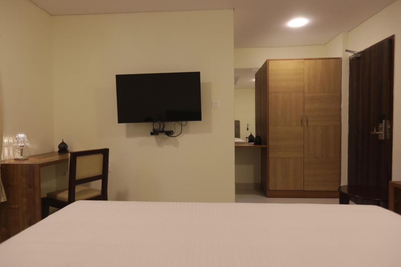 Elysian Grand Hotel Bangalore Exteriör bild