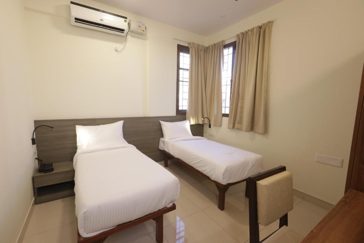 Elysian Grand Hotel Bangalore Exteriör bild
