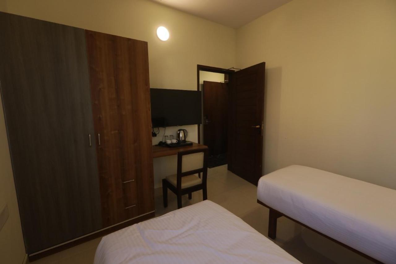 Elysian Grand Hotel Bangalore Exteriör bild